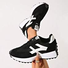 Women's New Fashion Thick Sole Height-Increasing Retro Outdoor Daily Commute Casual Travel Shopping Running Shoes, Multi-Color Plus Size - Black and White - View 1