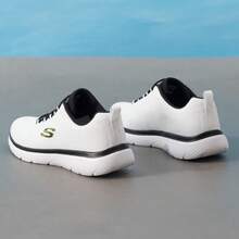 Skechers Sepatu lari dan sepatu kasual olahraga pria one-piece berbahan flyknit yang bernapas dan bersol lembut, memberikan bantalan untuk penggunaan sehari-hari. - Putih - View 3