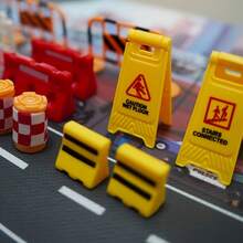 Mini Traffic Barrier Road Cones Sign Model Set, HO Scale Train Railway Diorama Scene Accessories, Mini Construction Fence Warning Sign Figurines For Railroad Layout Micro Landscape DIY Craft Hobby Supplies - H - View 5