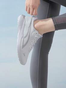 Puma 男女款全天活動舒適透氣緩震輕量運動休閒鞋 - 彪馬白-淺灰 - 查看 3