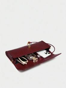 Tas Clutch Wanita Vintage Minimalis dengan Tekstur Tenun Imitasi Warna Merah Angola, Model Retro dengan Penutup dan Kunci, Kapasitas Besar. - Merah - View 3