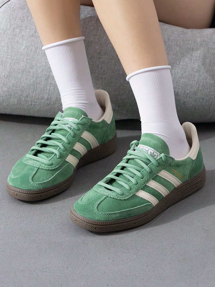 Adidas 男女通用經典休閒運動鞋 HANDBALL SPEZIAL 透氣舒適輕量復古訓練鞋 IG6192 - 綠/白 - 查看 1