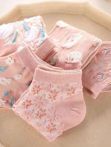 5/10/20 Pairs Random Style Women's Vintage 3D Embossed Court Style Fashion Versatile Comfortable Breathable Short Socks - Multicolor - View 5