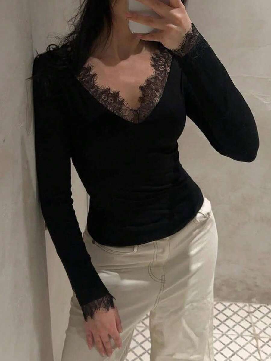 Blusa de mujer Unadoll negra con cuello en V, manga larga, patchwork de encaje, corte ajustado, top básico elegante casual - Negro - Ver 1
