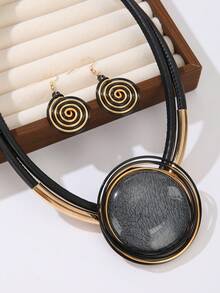 1 Set European & African Bohemian Exaggerated Handmade Heavy-Duty Aluminum Wire Woven Geometric Resin Necklace & Earrings - Black - View 5