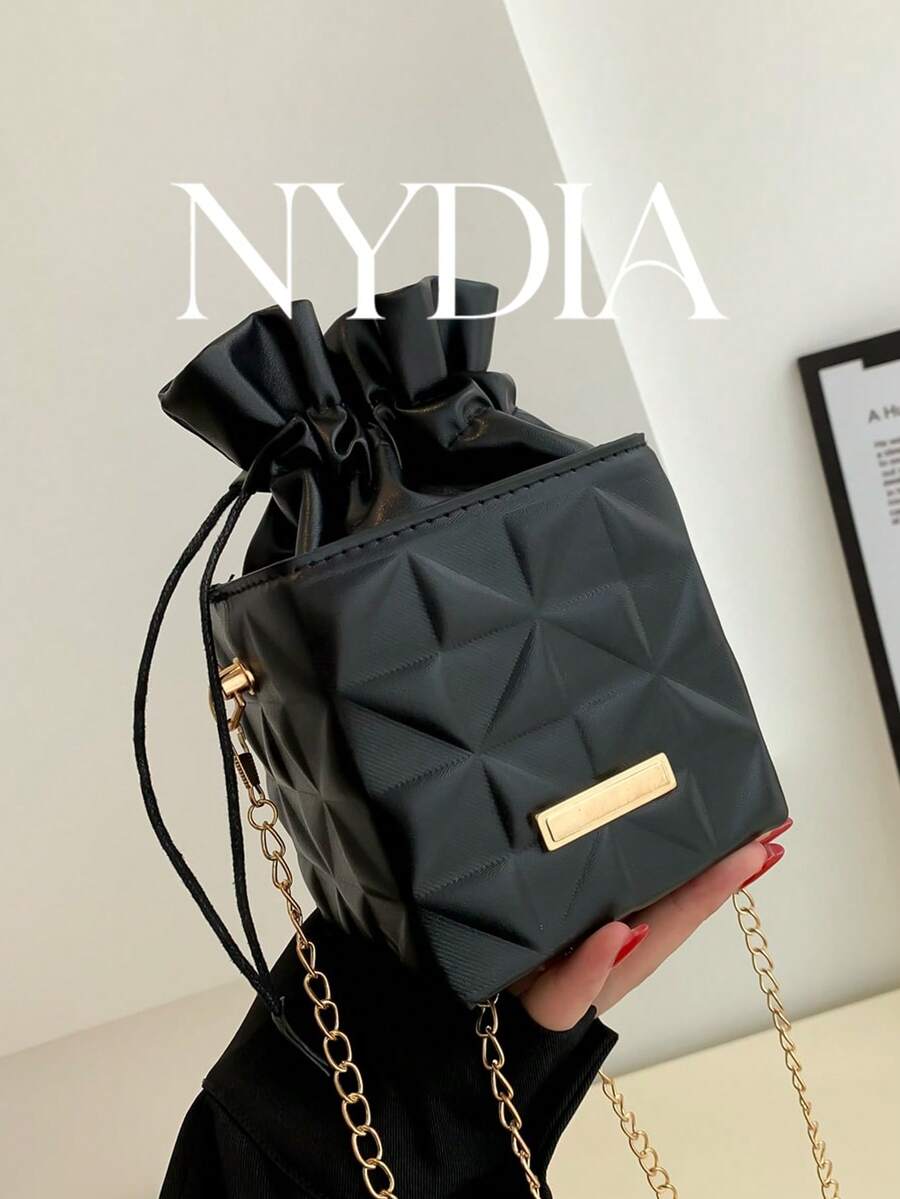 1PC Rhinestone Embossed Drawstring Square Mini Bag With Metal Bar Nameplate Decor, Detachable Metal Chain Shoulder Strap, Pleated Cinched Design, Elegant Party Mini Crossbody Bag #RhinestoneEmbossedSquareMiniBag #DetachableMetalChainStrap #PartyCrossbodyPurse #ElegantSmallHandbag - Black - View 1