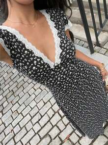 Women's -Sleeved, Deep V-Neck, Lace-Detailed, Floral-Patterned Long Dress, 36281 - Black - View 2