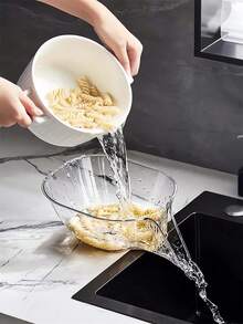Cesta de drenaje multifuncional - Nuevo recipiente para limpiar frutas 2024 con colador, recogedor de alimentos para fregadero de cocina, escurridor, enjuagador, filtro para lavar vegetales sobre el colador (1 unidad, transparente) - 1 - Ver 4