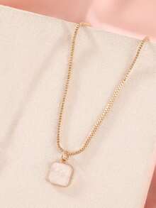 1pc Unique Design White Square Shell Necklace, Minimalist Elegant Niche Choker, White Fashion Pendant Collarbone Chain For Women - Multicolor - View 3