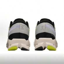 On Running Women Running Shoes - 冰川灰 - 查看 5