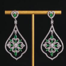 1 paire de boucles d'oreilles uniques pour femmes, bijoux, design floral, design ajouré, boucles d'oreilles en zirconium, élégance de luxe, convient pour le port quotidien et les banquets, toutes saisons, cadeau - boucle - Voir 9