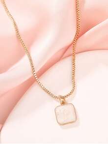 1pc Unique Design White Square Shell Necklace, Minimalist Elegant Niche Choker, White Fashion Pendant Collarbone Chain For Women - Multicolor - View 2