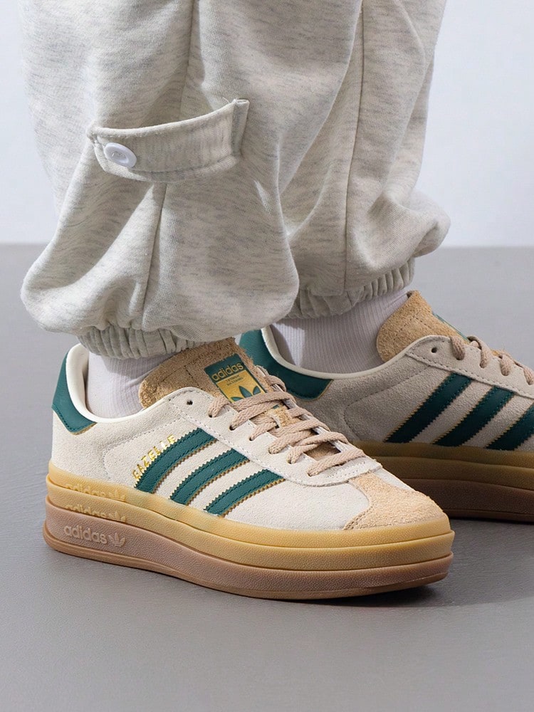 Adidas Originals 女款經典低筒運動鞋 GAZELLE BOLD W 輕量舒適透氣休閒運動鞋 ID7056 - 乳白/深綠/棕褐色 - 查看 1