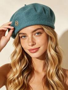 1pc Women's Wool Beret, French Artist Style Beret, Metal Heart-Shaped Badge Hat, Solid Color Beret Vintage Winter Hat, Elegant Women's Headwear, Suitable For Warmth Autumn/Winter Daily Dating - Berets - View 1