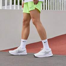Nike 新款運動鞋 Run Swift 3 男士緩震輕便透氣健身跑步鞋 - 白色/灰色 - 查看 9