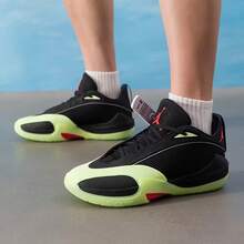 Nike Sepatu Basket Pria JORDAN TRIANGLE - Hitam/Merah-Hijau - View 8