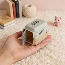 Miniature Realistic Pet Carrier, Color-Block Plastic Material, With Handle And Breathable Holes, Openable Design, Exquisite Replica Of Real Storage Box, Suitable For Miniature Model Scenery, Dollhouse Scene DIY, Desktop Micro Landscape Decor, Holiday Theme Decoration Prop - A - View 2
