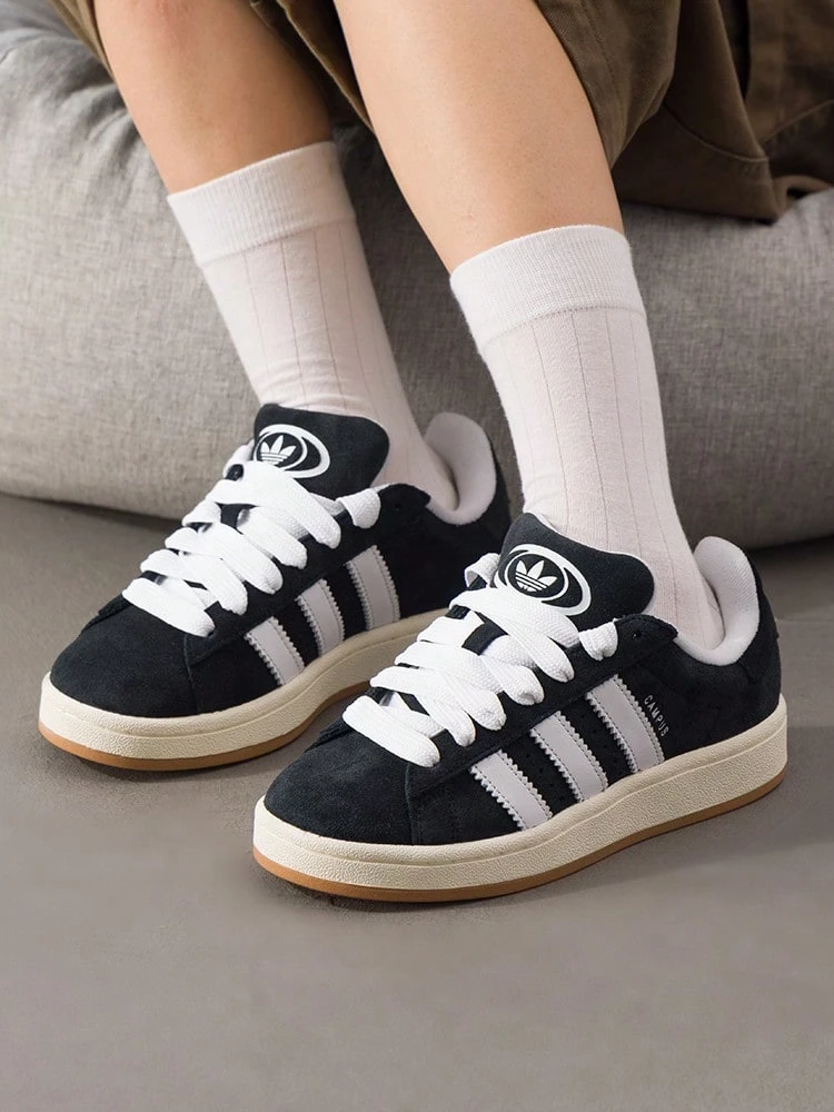 Adidas Originals 男女通用經典極簡滑板鞋 CAMPUS 00s 輕量舒適透氣運動休閒鞋 JQ4111 - 黑色/白/漢玉白 - 查看 1
