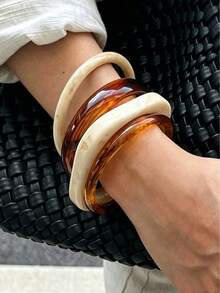 Wide Resin Acrylic Layered Bracelet Set, Amber Thin Round & Volcanic Bracelet Set, Vintage Maillard Commuter Style Accessory, Featuring Caramel Tie Dye Texture And Cream White Contrast Design, Suitable For Daily Wear, Vacation Travel And French Casual Gatherings, Can Be Layered To Create Layered Looks, Versatile Fashion Accessory, Ideal Holiday Gift For Friends And Family - Multicolor a - View 2