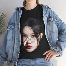 Hearts2hearts Juun Face Graphic Vintage World Tour Unisex Heavy Cotton Tee - 黑色 - 查看 2
