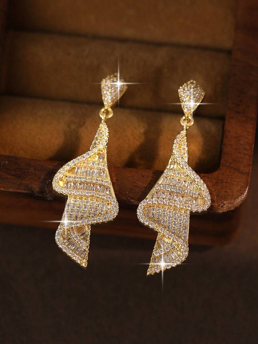 1pair Glamorous Spiral Syllable Cubic Zirconia Women Long Dangle Earrings,Jewelry Gift For Women For Dating,Wedding,Party, Anniversary,Daily Wear - Yellow Gold - View 1