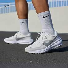 Nike Sepatu Olahraga Pria REVOLUTION 8 Baru dengan Bantalan dan Anti Selip, Sepatu Kasual, Sepatu Lari Jalan Raya - Putih/abu-abu perak - View 6