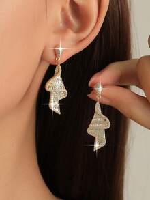 1pair Glamorous Spiral Syllable Cubic Zirconia Women Long Dangle Earrings,Jewelry Gift For Women For Dating,Wedding,Party, Anniversary,Daily Wear - Yellow Gold - View 2
