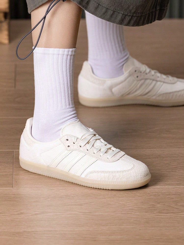 Adidas 女款經典復古 Samba OG W 舒適輕量透氣運動休閒鞋 IH9148 - 漢玉白/亞麻晶棕 - 查看 1