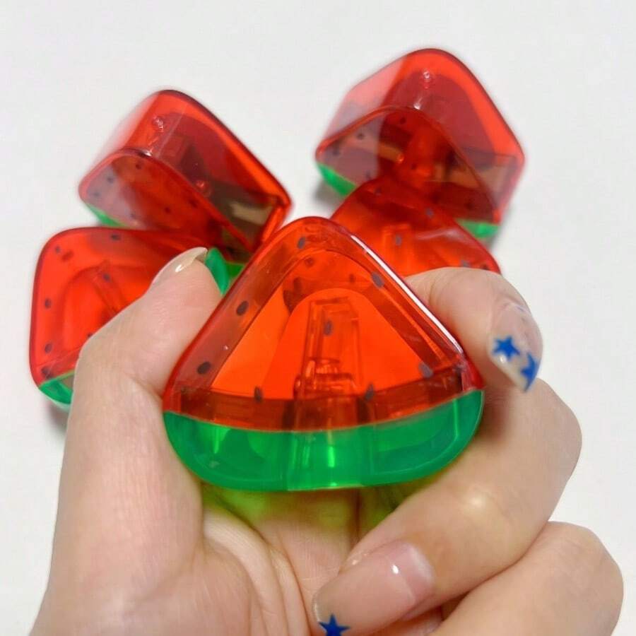 1pc Single-Hole Watermelon Shaped Pencil Sharpener, High-Quality Student Pencil Sharpener, Durable And Easy To Clean, With Lid To Prevent Mess, Compact Design, Suitable For Office And Home Desktop Stationery, School Manual Pencil Sharpener, Eyebrow Pencil Sharpener - Red and Green - View 1