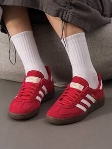 Adidas Originals 男女通用復古經典滑板鞋 HANDBALL SPEZIAL 極簡舒適透氣運動休閒鞋 KH6039 - 紅色/白色 - 查看 1