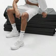 Alo Yoga Crew Throwback Sock (1 Pair) (Unisex) - 白色(圓領) - 查看 3