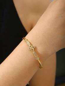 TONSI 1pc Fashionable Luxury Minimalist 18K Gold Plated Stainless Steel Cubic Zirconia Inlaid Four-Leaf Clover, Lucky Flower, Three-Leaf Clover Bracelet, Suitable For Women's Daily, Commute, Party Wear, Gift For Lover, Friend, Mom - Gold - View 2