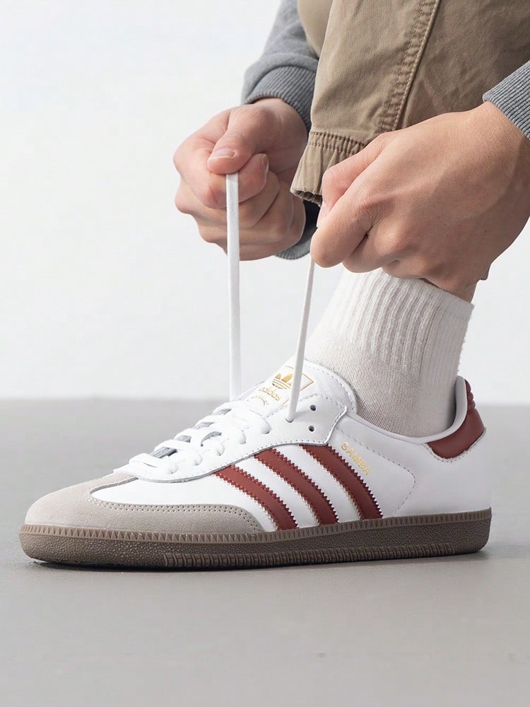 Adidas Originals 男女款低筒經典滑板鞋 SAMBA OG,輕量透氣舒適運動休閒鞋 JH8798 - 白/紅 - 查看 1