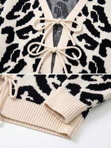 Wixra Jaket Sweater Pendek Wanita Motif Leopard Leher V dengan Ikatan di Depan - Aprikot - View 7