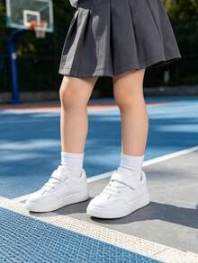 Sepatu Sneakers Putih Dasar Anak-Anak dengan Penutup Velcro, Sepatu Skate Kasual Sol Lembut untuk Anak Laki-Laki dan Perempuan - Putih - View 1