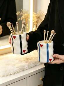 1pc Irregular Wavy Striped Heart Decor Makeup Brush Holder, Multipurpose Cosmetic Tool Organizer Cup, Cute Pen Holder For Dressing Table Bathroom Desk Home Decor - Multicolor - View 2