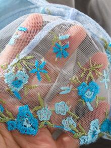 2件組女款櫻桃紅迷人優雅刺繡花卉粉色睡衣套裝，半透明網紗鏤空愛心裝飾兩件式套裝 - 淺藍色 - 查看 7