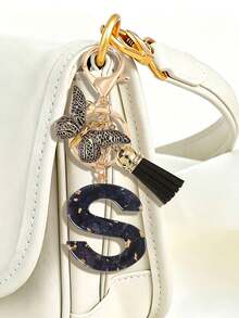 1pc Black Fashion Letter Keychain, Designed For Women's Bags, Exquisite And Compact, With Leopard Butterfly Pattern And Gold Plate 26 Letters A-Z Pendant, Suitable For Girls, Perfect As A Commemorative Gift For Valentine's Day, Teacher's Day And Halloween - Black - View 9
