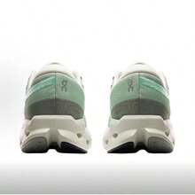 On Running Women Running Shoes - 薄荷綠 - 查看 5