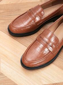 Women's Vintage Crocodile Embossed Chunky Heel Loafers Round Toe Elegant Retro Commuter Casual Shoes - Brown - View 8