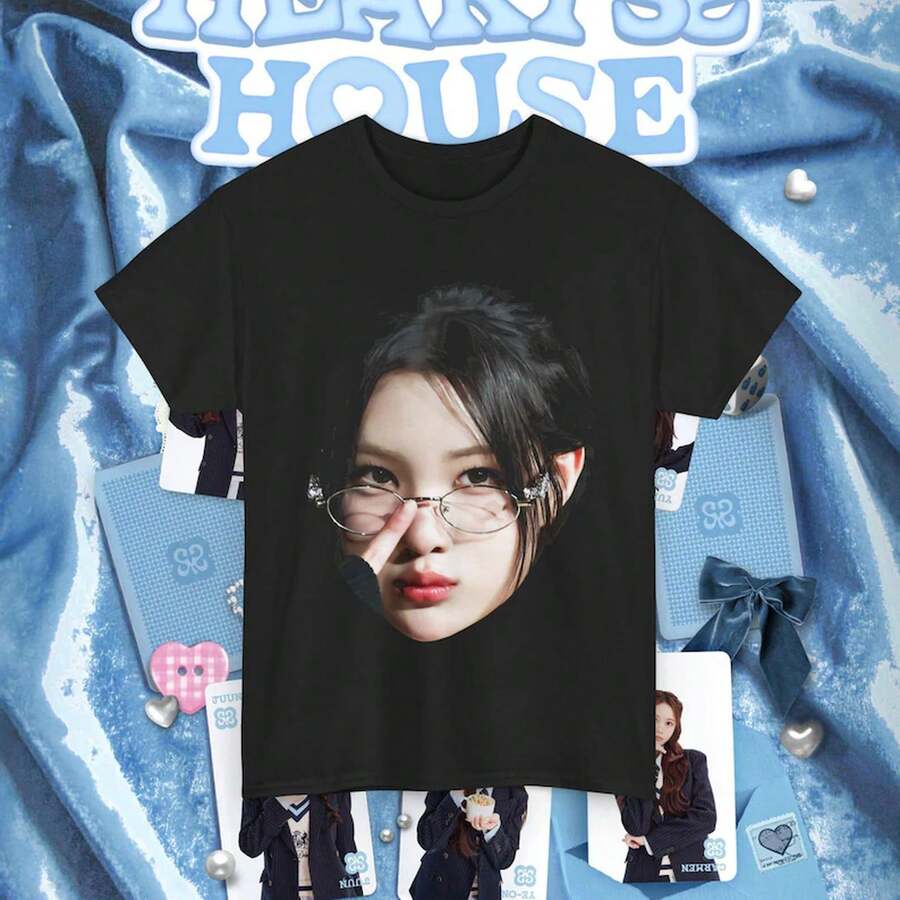 Hearts2hearts Juun Face Graphic Vintage World Tour Unisex Heavy Cotton Tee - 黑色 - 查看 1