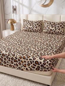 1pc Leopard Print Fitted Sheet, Bedding, Mattress Protector, Bed Cover, Room Decor, Dust-Proof & Non-Slip, Skin-Friendly & Breathable, Ultra Soft & Lightweight, Suitable For Twin/Full/Queen/King Bed, All Season, Machine Washable, Pillowcase & Duvet Cover Not Included, Deep Pocket - Multicolor - View 2
