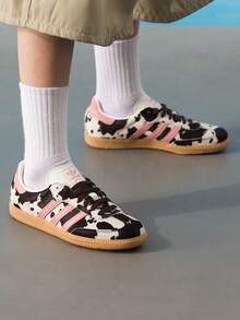 Adidas Originals 女款經典 Samba OG 低筒運動休閒運動鞋，輕量透氣、緩震舒適 KK2239 - 深棕色/奇蹟紫粉/白色 - 查看 10