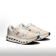 On Running Women Running Shoes - 珍珠米色/象牙白 - 查看 3