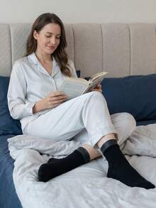 1 par de calcetines de silicona blanqueadores e hidratantes, herramienta de cuidado de pies y manos para suavizar y exfoliar la piel seca y agrietada, reparación de la piel, cuidado de las manos, regalo, herramienta de cuidado, guantes de silicona suave, regalo para la madre, Día de la Madre, accesorio de viaje, cuidado de los pies - Negro - Ver 5