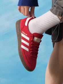 Adidas Originals 男女通用復古經典滑板鞋 HANDBALL SPEZIAL 極簡舒適透氣運動休閒鞋 KH6039 - 紅色/白色 - 查看 4
