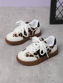 1 Pair New Soft Sole Kids Sports Shoes, All-Season Leopard Print White Patchwork, Versatile Daily Wear, Anti-Slip Flat Shoes For Boys And Girls - White - View 1