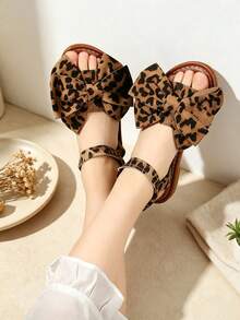 1 Pair Girls' Sandals, New Leopard Print Bow Princess Shoes, Elastic Strap Design, Soft Sole Casual Beach Shoes, Suitable For Summer Wear - Brown - View 3