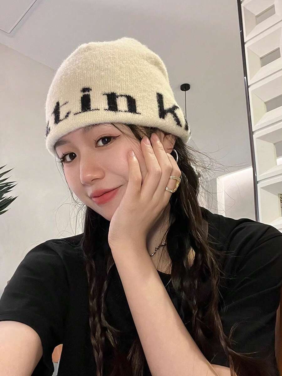 1件女款時尚百搭字母針織毛帽,保暖護耳羊毛帽,寒冷天氣帽子,適合日常穿搭,秋冬款 - 白色 - 查看 1
