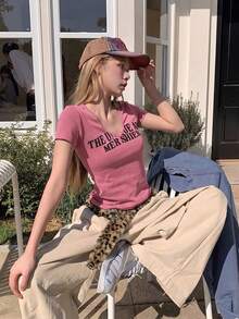 女款美式復古字母印花短袖T恤，修身顯瘦，休閒慵懶風短版上衣，粉色夏季款 - 粉色 - 查看 3